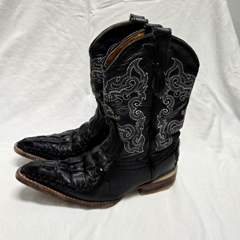 Black Western Crocodille/Alligator leather Cowboy Boots with Embroidered Design